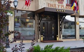 Daily Plaza Hotel