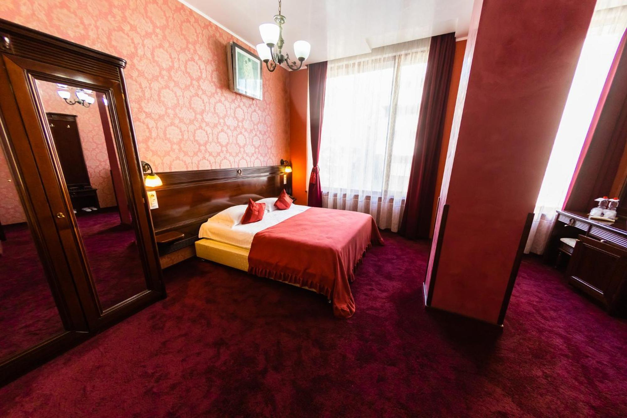 Daily Plaza Hotel Suceava Extérieur photo