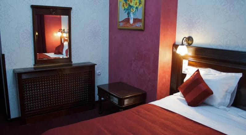 Daily Plaza Hotel Suceava Extérieur photo